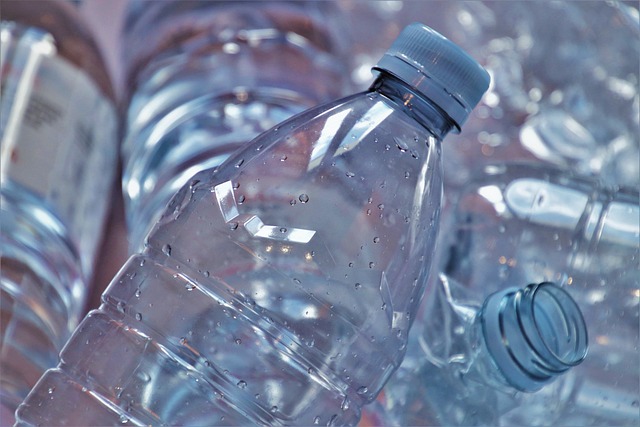 Gdzie wyrzucać plastikowe butelki po chemii gospodarczej? Gdzie wyrzucać plastikowe butelki po chemii gospodarczej?