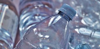 Czym wypolerować plastikowe okulary?